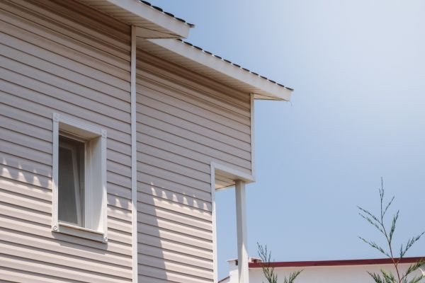 Cost of Vinyl Siding Hole Repair in Vancouver